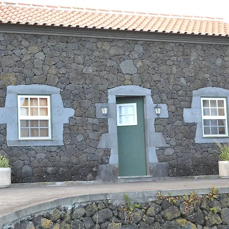 Adega Mendes Farm stay *